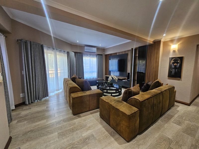 State of The Art Newly Renovated Fully Furnished Family Home  - Photo 5