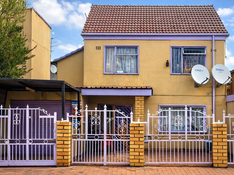 3 Bedroom Double Storey Home – Quick Sale Opportunity - Photo 1