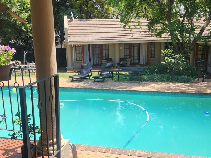 10 Bedroom Guesthouse for Sale – Prime Northcliff Location -Investors Dream! - Photo 5