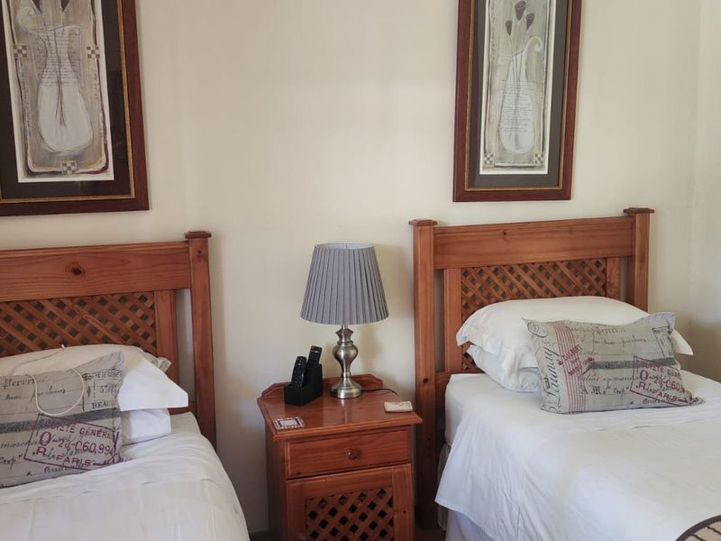 10 Bedroom Guesthouse for Sale – Prime Northcliff Location -Investors Dream! - Photo 6