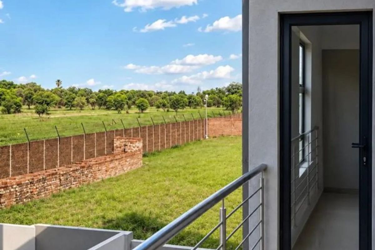 Secure Family Living in Zambezi Manor Lifestyle Estate  - Photo 2