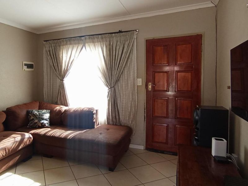 stunning 3 bedroom for sale at Rosslyn - Photo 3