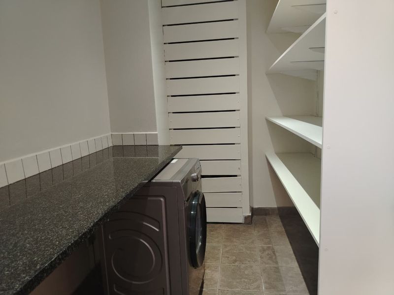 Exceptional fully furnished penthouse — immediate occupation. - Photo 6
