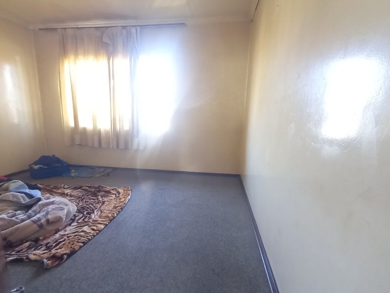 Family home - Photo 8