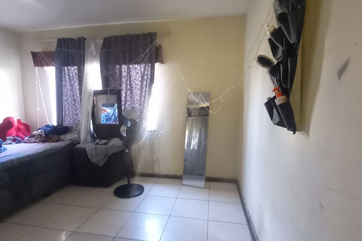 Family home - Photo 3