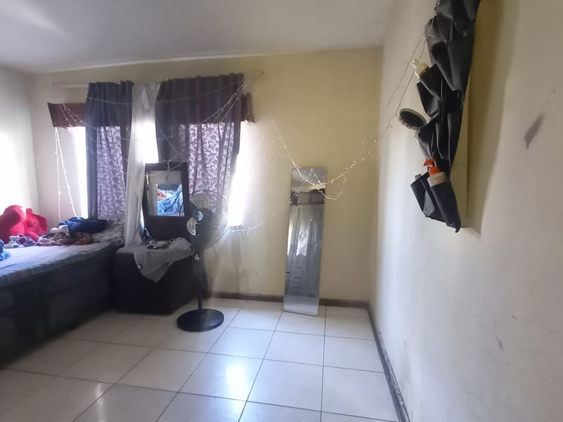 Family home - Photo 3