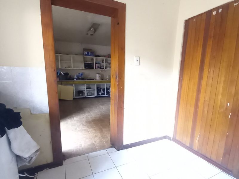 Family home - Photo 1