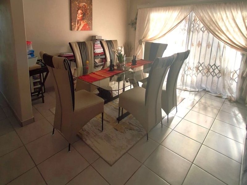 DUAL MANDATE Modern Full Title Townhouse in a Secure Flamwood Complex - Photo 9