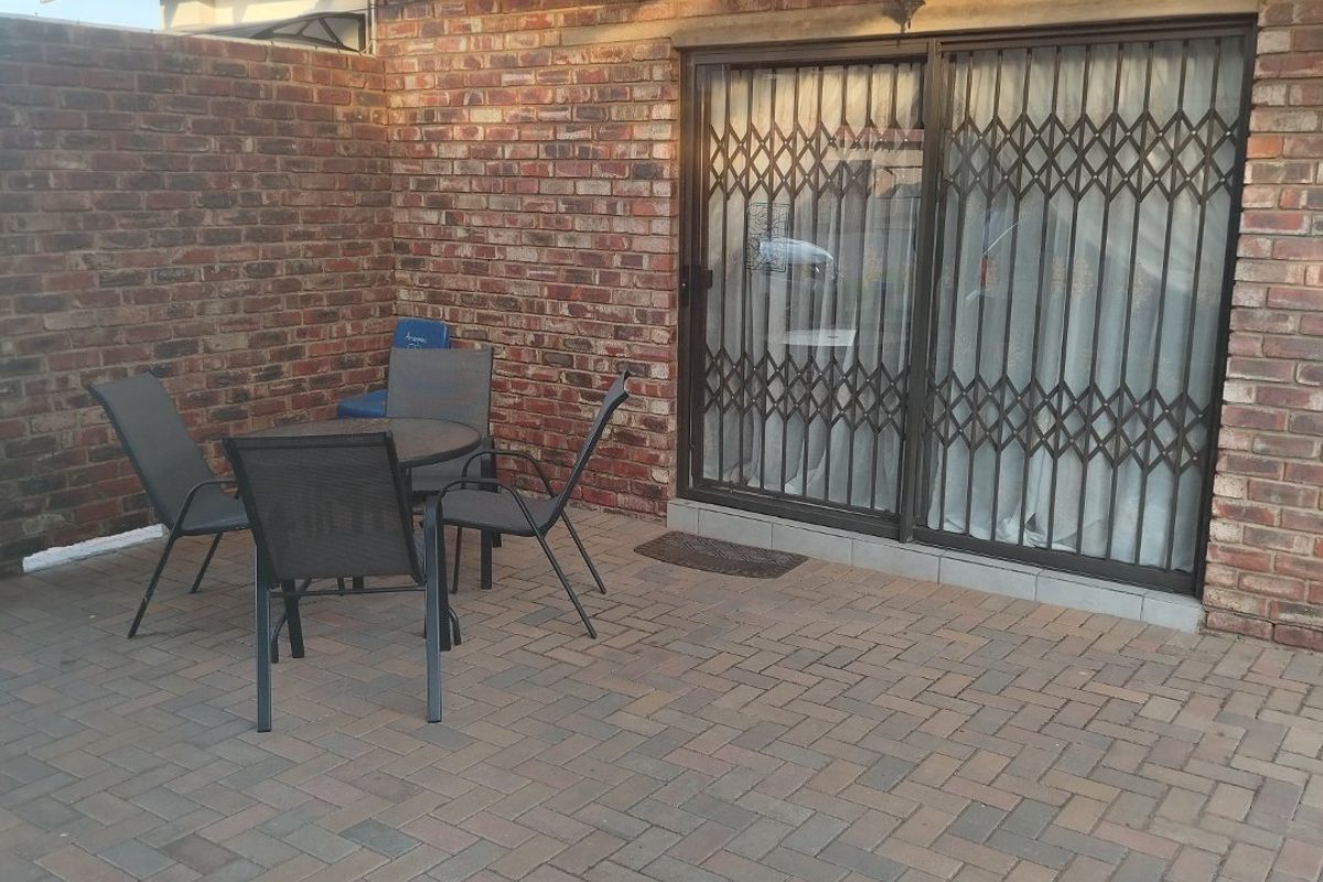 DUAL MANDATE Modern Full Title Townhouse in a Secure Flamwood Complex - Photo 4