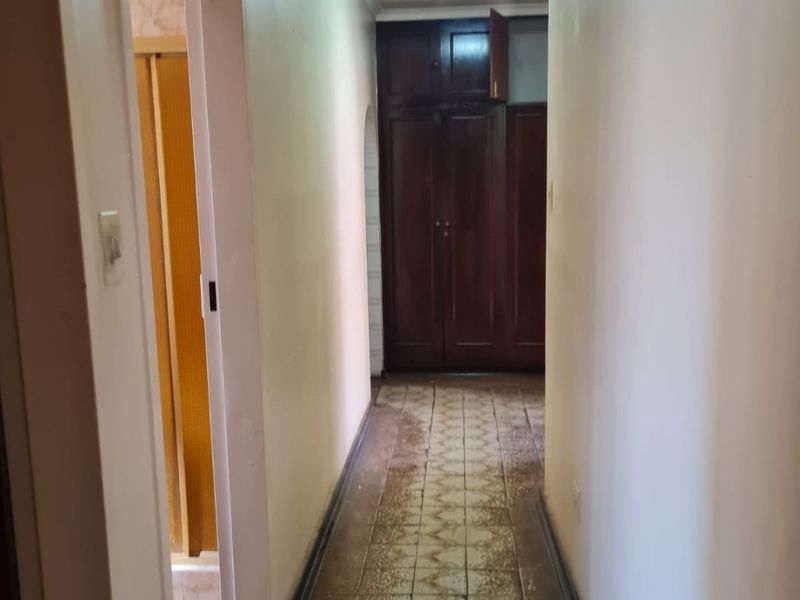 Complete 5 Bed House on a Large Stand - Photo 4
