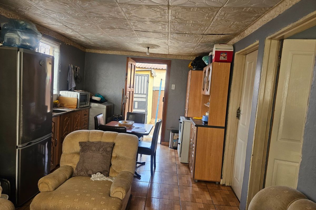 2 Bedroom house for sale - Photo 3