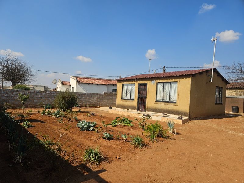 2 Bedroom house for sale - Photo 1
