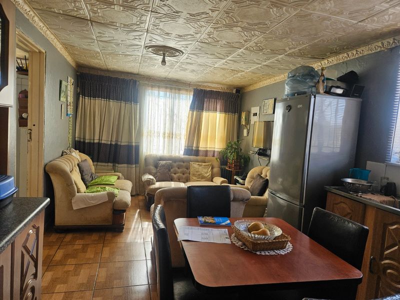 2 Bedroom house for sale - Photo 2
