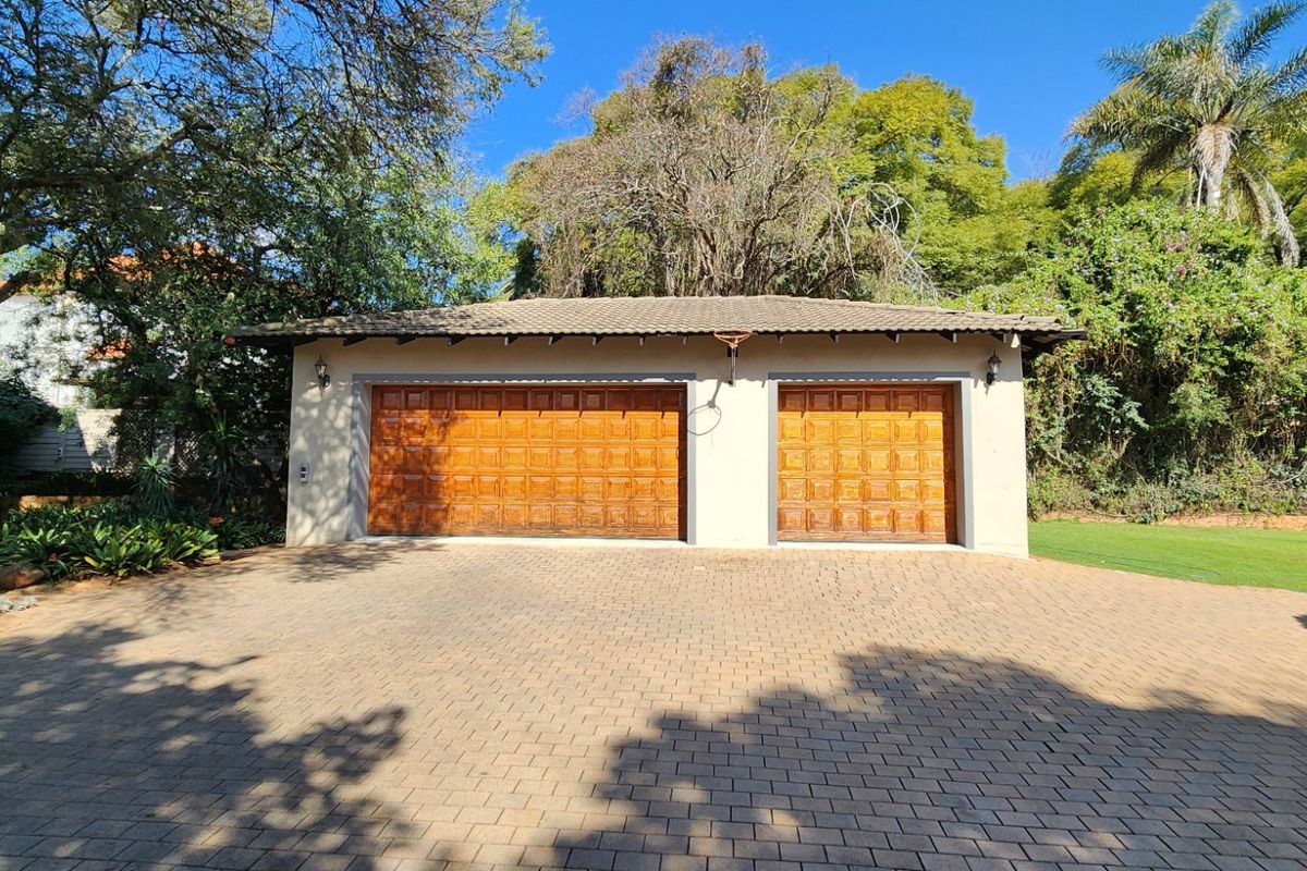 A Rare 2,700m2 Opportunity – Magnificent Family Home with Outstanding Development Potential - Photo 5
