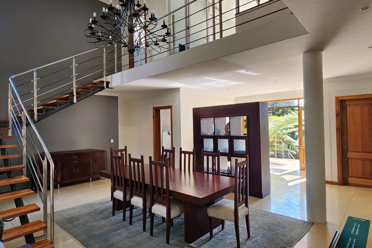 A Rare 2,700m2 Opportunity – Magnificent Family Home with Outstanding Development Potential - Photo 3