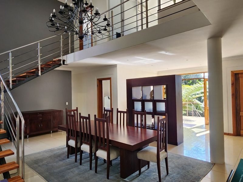 A Rare 2,700m2 Opportunity – Magnificent Family Home with Outstanding Development Potential - Photo 3