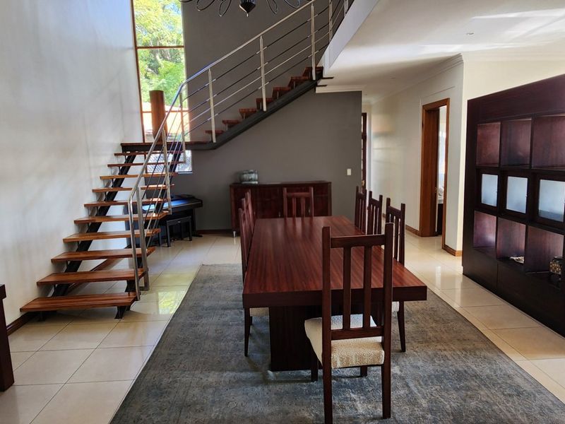 A Rare 2,700m2 Opportunity – Magnificent Family Home with Outstanding Development Potential - Photo 9