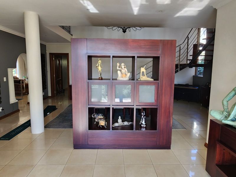 A Rare 2,700m2 Opportunity – Magnificent Family Home with Outstanding Development Potential - Photo 8
