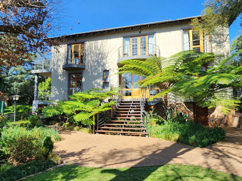 A Rare 2,700m2 Opportunity – Magnificent Family Home with Outstanding Development Potential - Photo 1