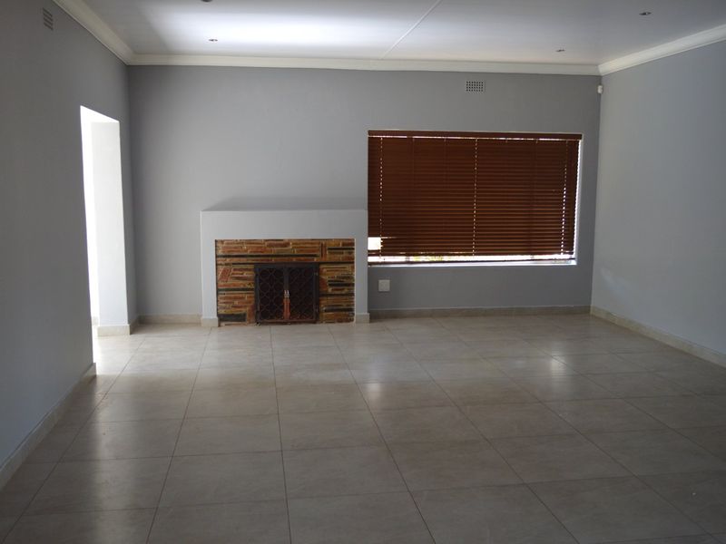 Prestigious Flamwood Property with Business Rights, Premium Solar System & Exceptional Investment Potential - Photo 10