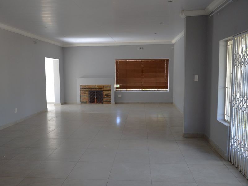 Prestigious Flamwood Property with Business Rights, Premium Solar System & Exceptional Investment Potential - Photo 8