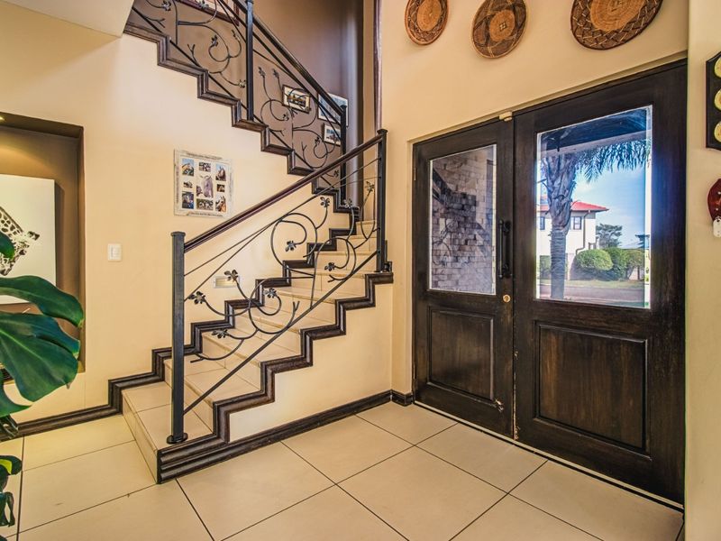 Elegant Estate Living Awaits   - Photo 8