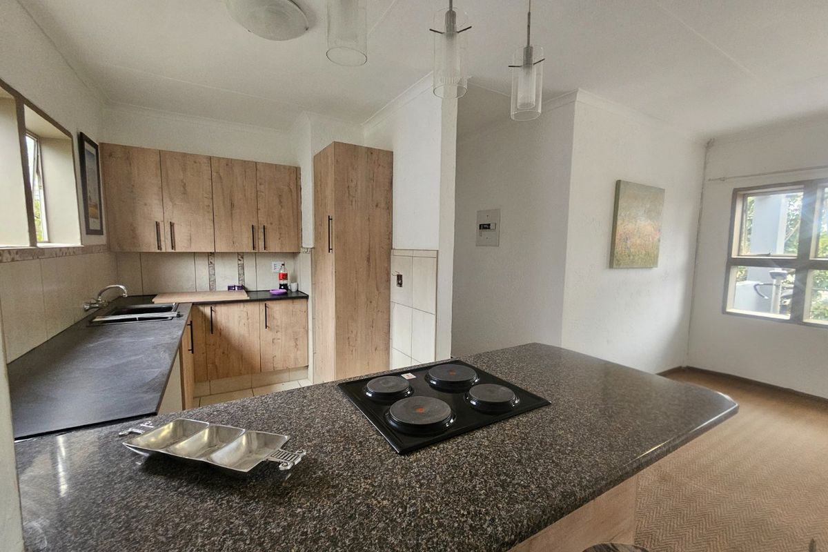 Turn-Key 2-Bed 2 Bath Top-Floor Apartment in Sought-After Magaliessig Complex - Photo 5