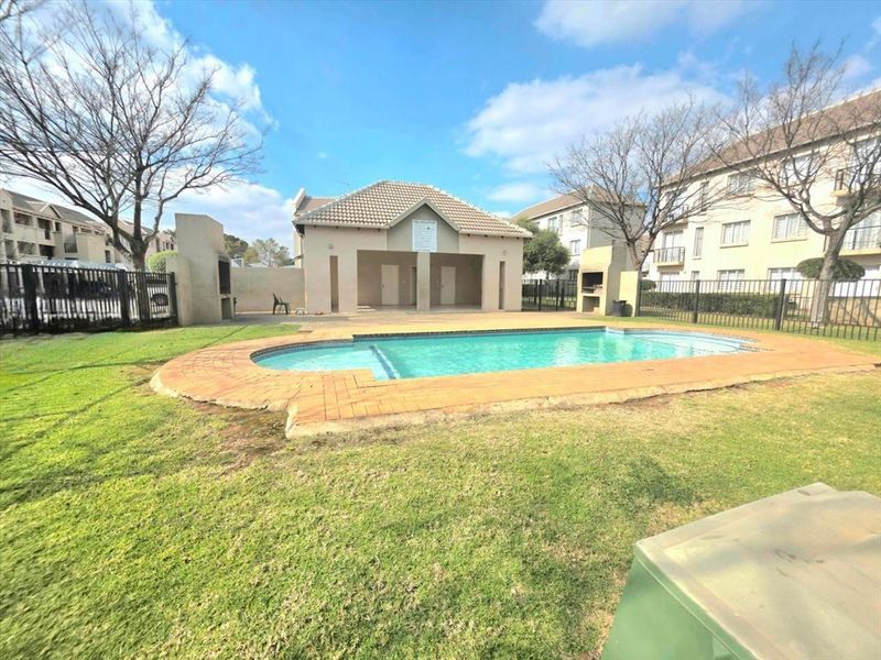 Charming Starter Home With Great Potential - Photo 3