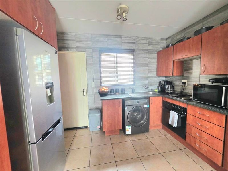 Charming Starter Home With Great Potential - Photo 1
