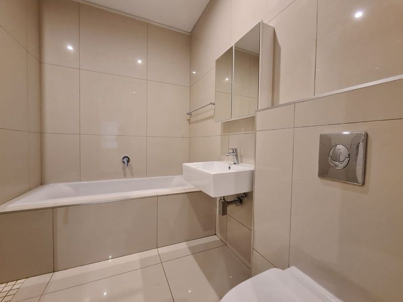For sale in Izinga, renovated garden apartment in a secure complex. - Photo 10