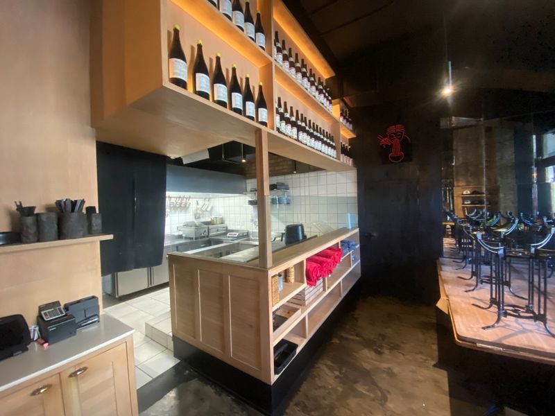 228m2 Retail Restaurant Space to Let  - Photo 2