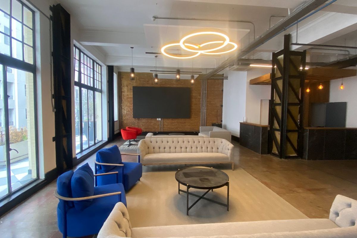 259m2 Commercial Space to Let  - Photo 5