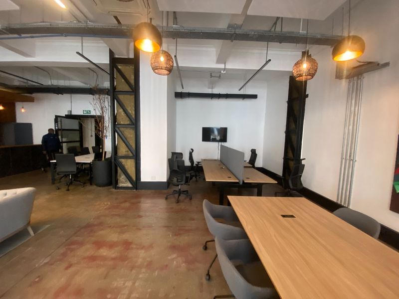 259m2 Commercial Space to Let  - Photo 4