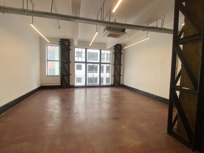 127m2 Commercial Space to Let  - Photo 4