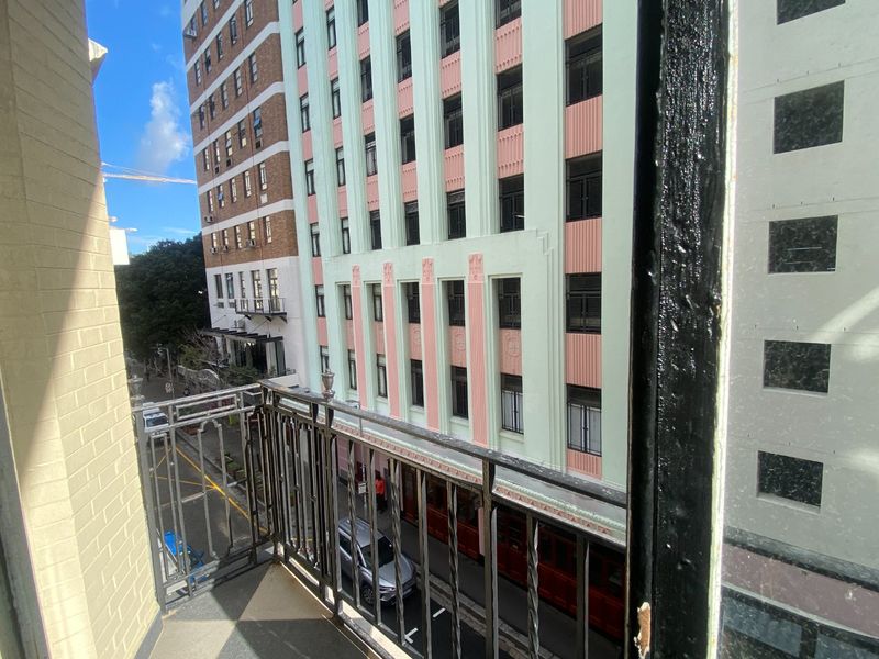 127m2 Commercial Space to Let  - Photo 2