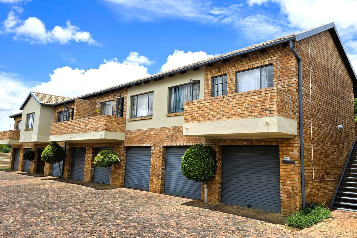 Spacious 2 Bedroom Townhouse to Rent in Wonderboom South, Pretoria - Photo 5