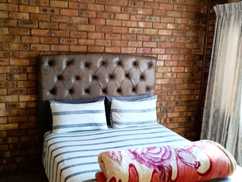 Spacious 2 Bedroom Townhouse to Rent in Wonderboom South, Pretoria - Photo 3