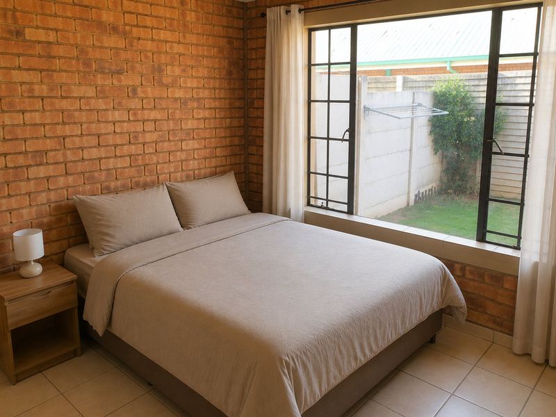 Spacious 2 Bedroom Townhouse to Rent in Wonderboom South, Pretoria - Photo 3