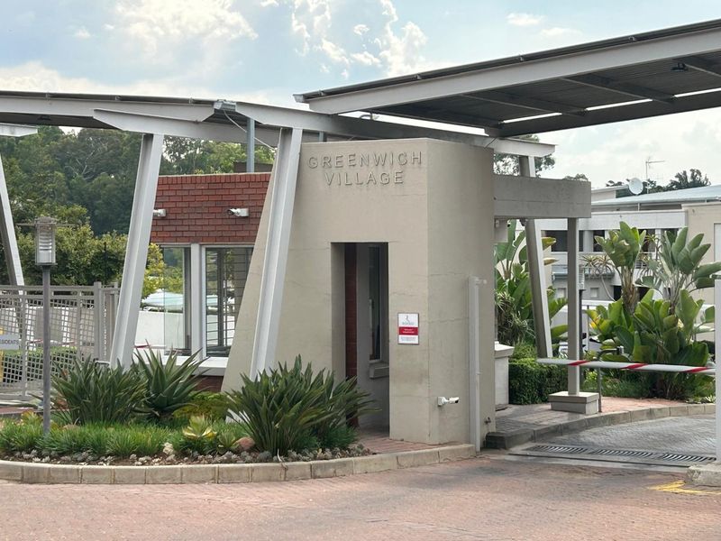 Modern 2-Bed, 1-Bath Lifestyle Apartment in Paulshof | Available 1 August 2026 - Photo 2