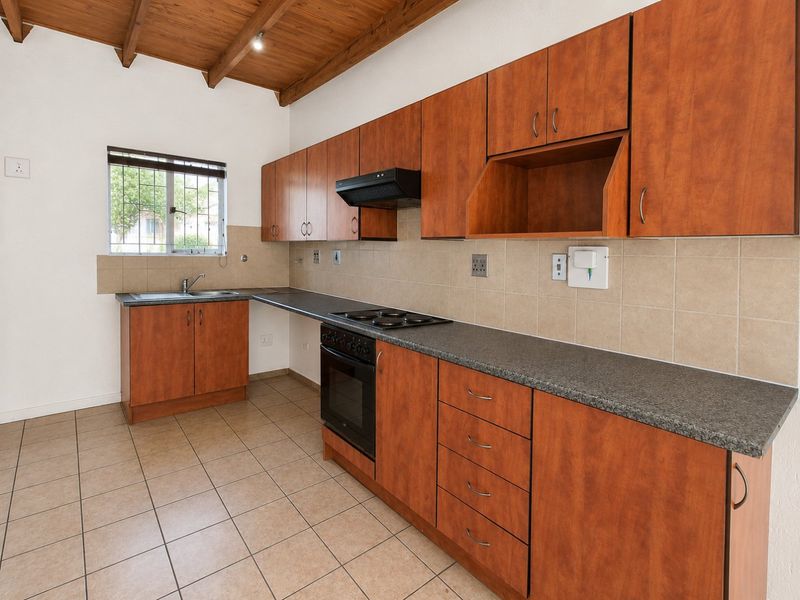 Family Townhouse in Greenstone Hill - Photo 5