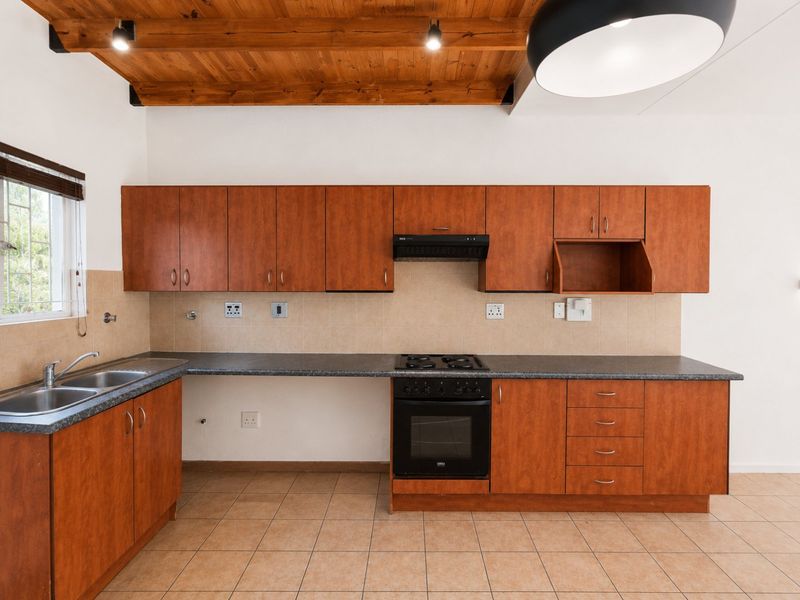 Family Townhouse in Greenstone Hill - Photo 2
