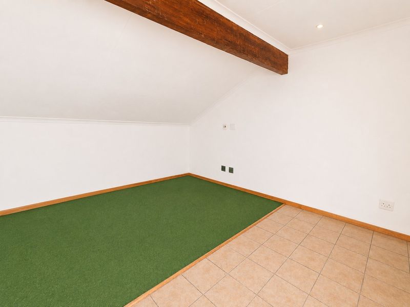 Family Townhouse in Greenstone Hill - Photo 10