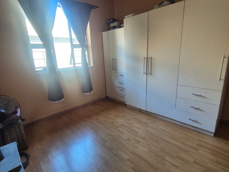 3 Bedroom House for sale in Austerville R650,000 - Photo 9