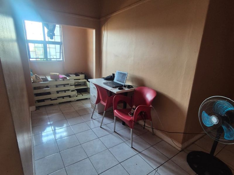 3 Bedroom House for sale in Austerville R650,000 - Photo 10