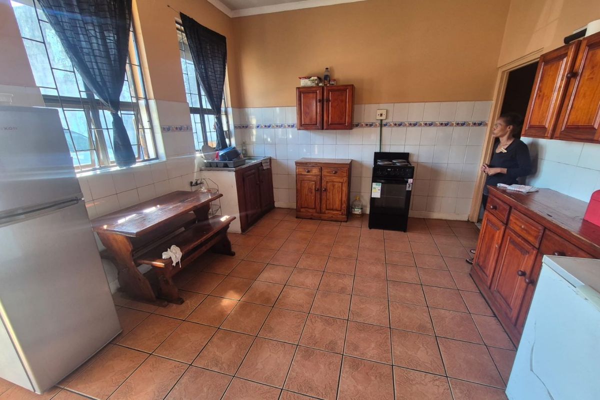 3 Bedroom House for sale in Austerville R650,000 - Photo 4