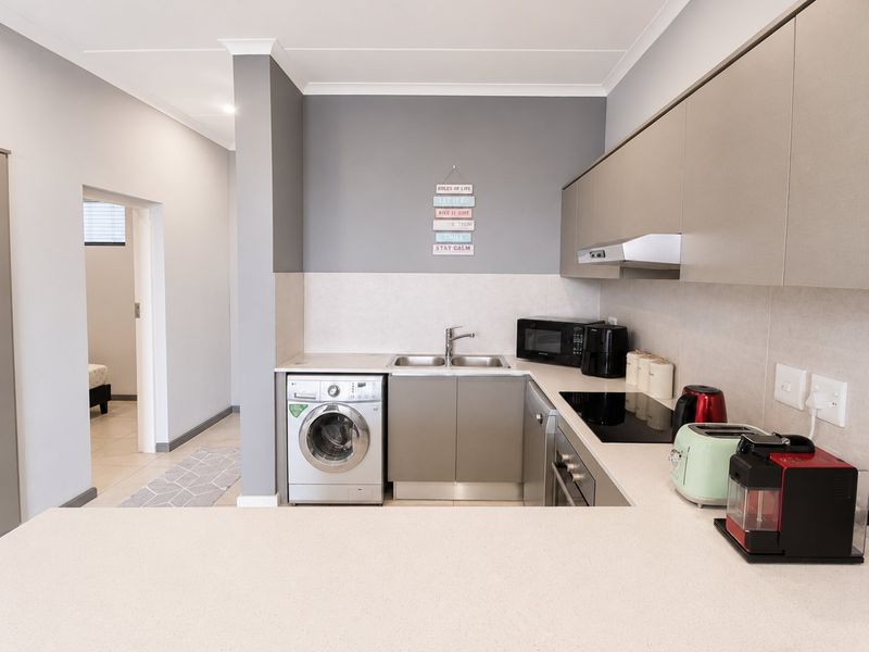 North facing haven in Greenstone Hill - Photo 2