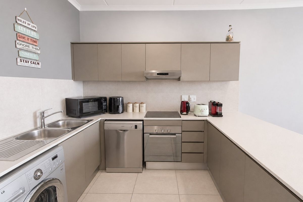 North facing haven in Greenstone Hill - Photo 3