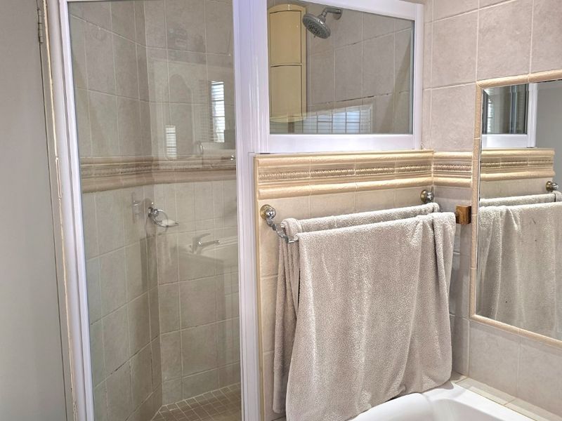 PICTURE PERFECT TOWNHOUSE IN POPULAR COMPLEX IN THE HEART OF FAERIE GLEN - Photo 8