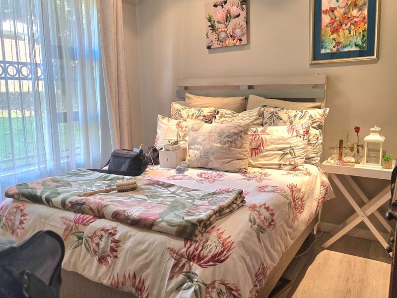 PICTURE PERFECT TOWNHOUSE IN POPULAR COMPLEX IN THE HEART OF FAERIE GLEN - Photo 6
