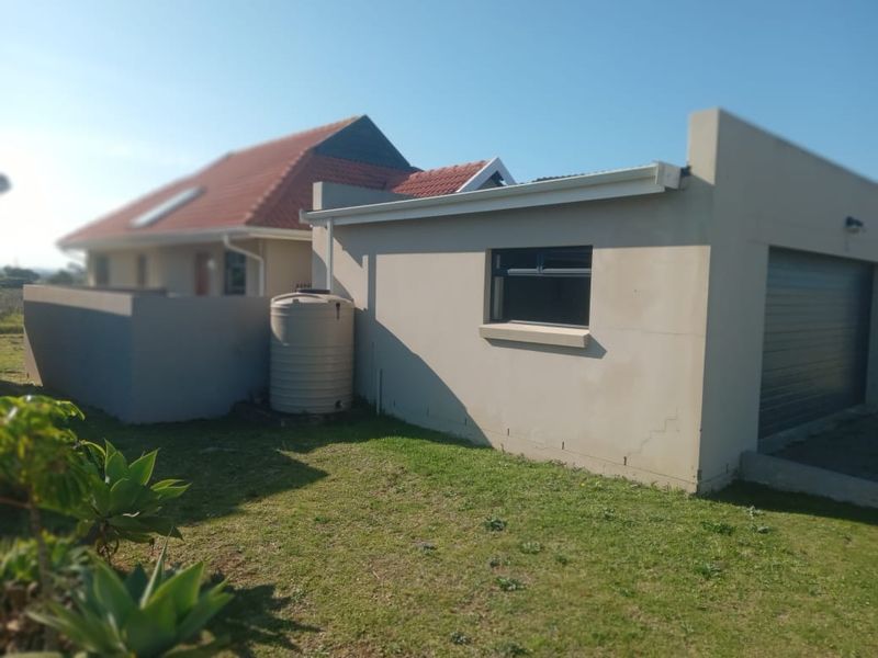 Beautiful 3-Bedroom Family Home for Sale in Bushbuck Bend, Kidd's Beach - Photo 1